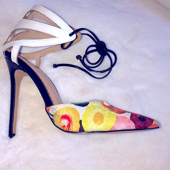 ๐ Sale was $65 will go back ๐ New Alba Flower Heels Size 7.5 - Picture 1 of 5